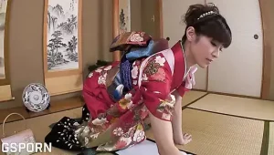 Yuria Tominaga quyến rũ trong bộ kimono cực dâm