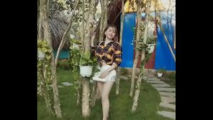 Gái xinh Hòa Bình show lồn dâm và vú căng tròn đầu ti bé