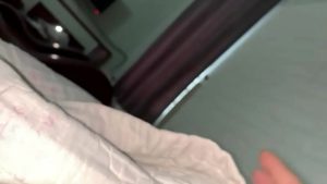 Chơi lồn cô máy bay dâm hai con