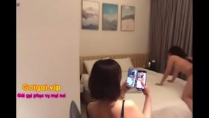 Bạn trai và em gái nện nhau chị gái quay phim chờ tới lượt mình