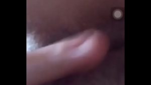 Em Linh quê Tam Đảo nứng quá phải móc lồn sướng rên ầm ĩ