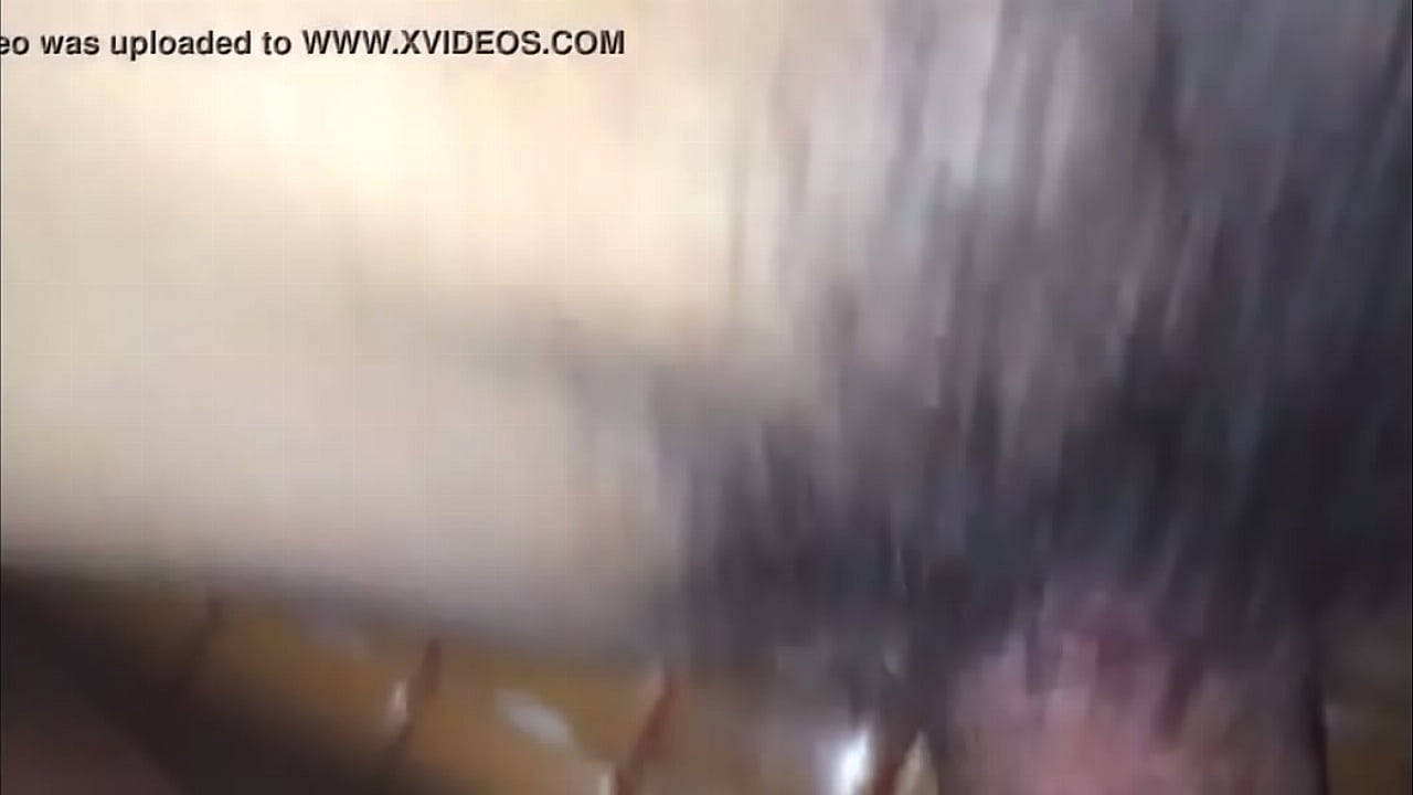 Thoải mái địt và xuất tinh vào chiếc lồn siêu rậm lông mbbg