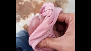 Sóc lọ với đồ lót chị hàng xóm