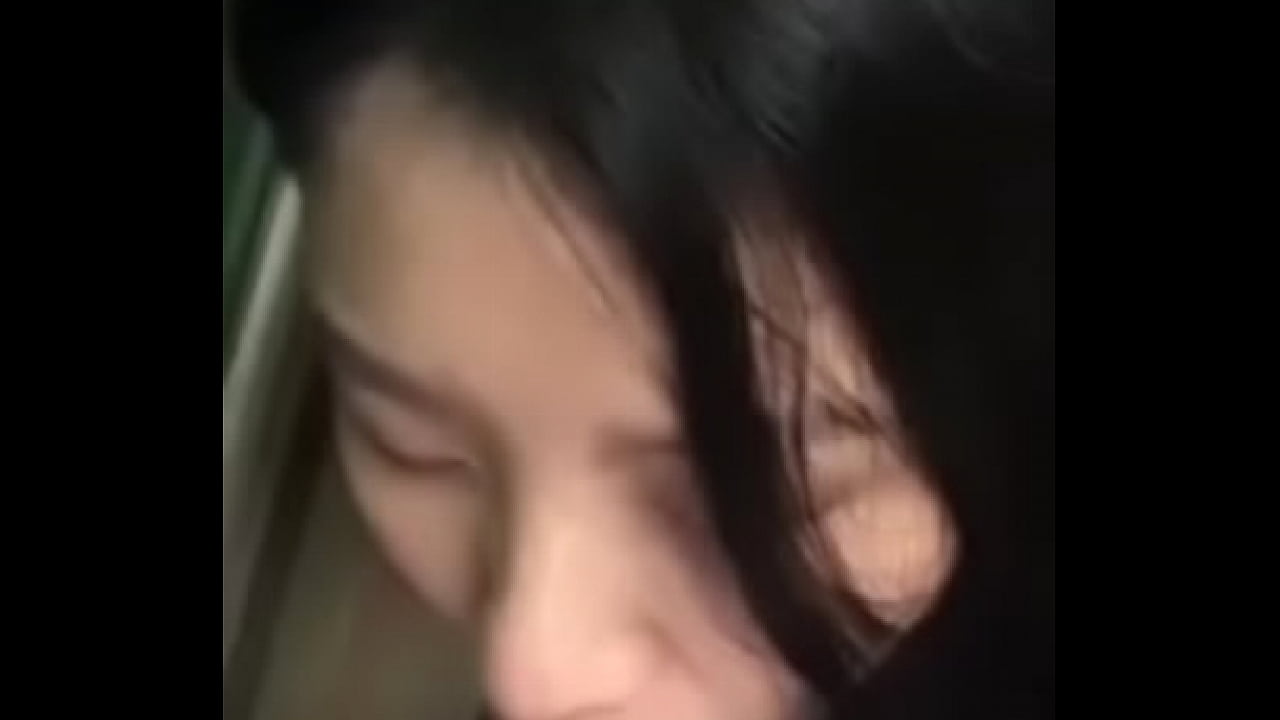 Được em người yêu vạch cu ra mút đến phọt cả tinh trùng