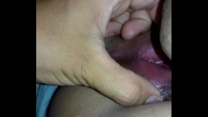 Cận cảnh cách liếm lồn đưa em người yêu có làn da nâu lên đỉnh