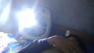 Mất điện rủ vợ cưỡi ngựa cực sung