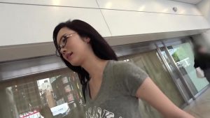 Chịch cô em đeo kính cận dâm ngon khát tình